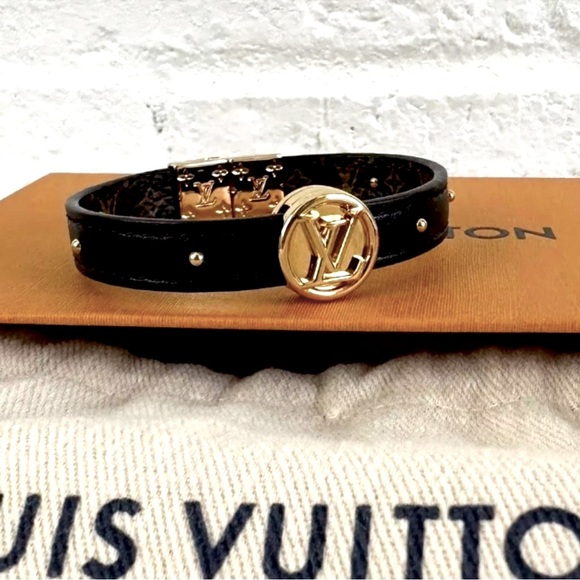 NEW Auth Louis VUITTON Bracelet LV Circle
Reversible Monogram + Receipt Sz 17 - Picture 1 of 8